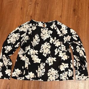 Maurice’s blouse, like new, size M, sleeve cutouts